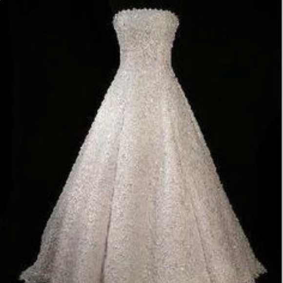 David’s Bridal Wedding Gown - Picture 2 of 8